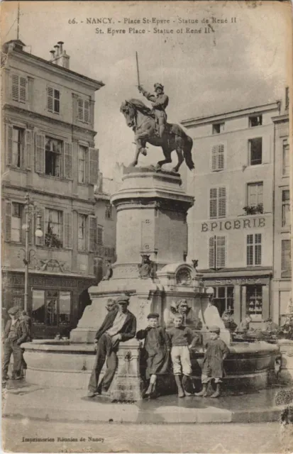 CPA NANCY Place St-Epvre Statue of Rene II (983938)