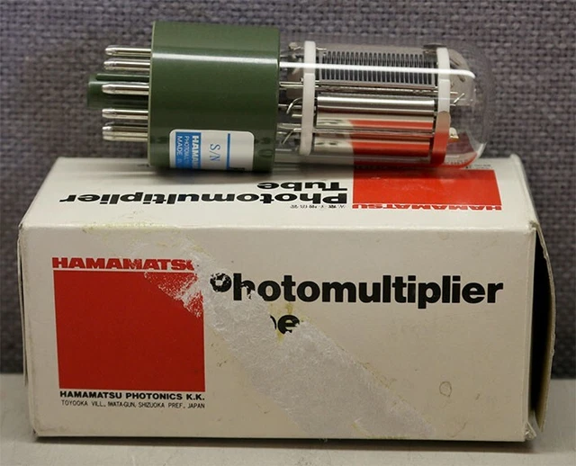 Hamamatsu Photonics R928 28mm Photomultiplier Tube New