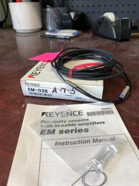 Keyence  PM-038    Sensor  New in Box