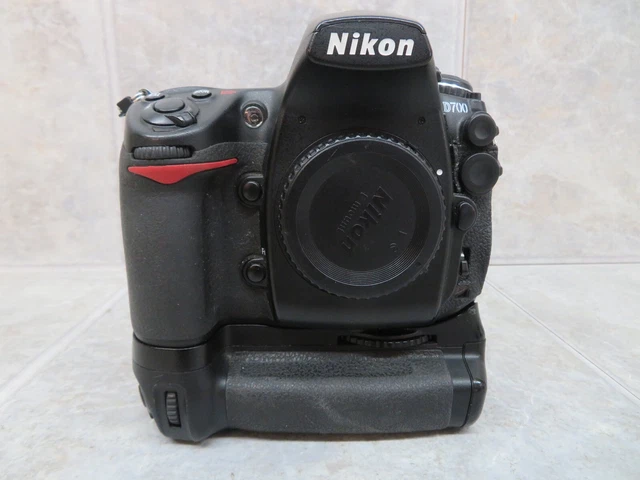 Nikon D700 12.1MP Digital SLR Camera W/ MB-D10 Multi Power Battery Pack