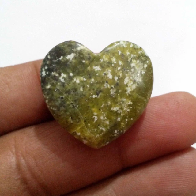 Bellissimo cabochon a forma di cuore di diaspro serpentino 51 Crt gemma sciolta