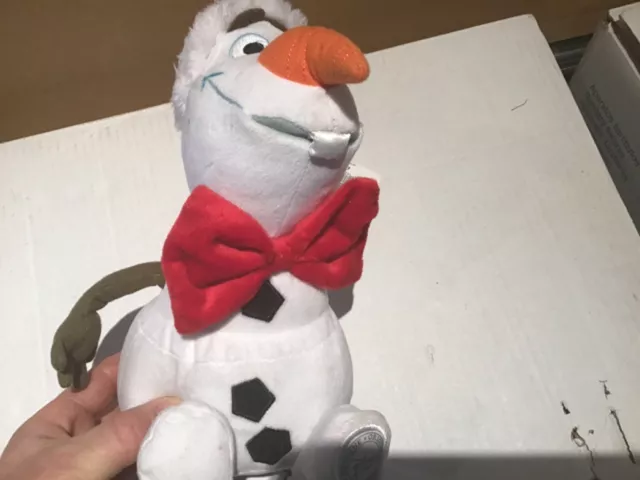 Disney store Christmas frozen Olaf as snowman plush New with tags