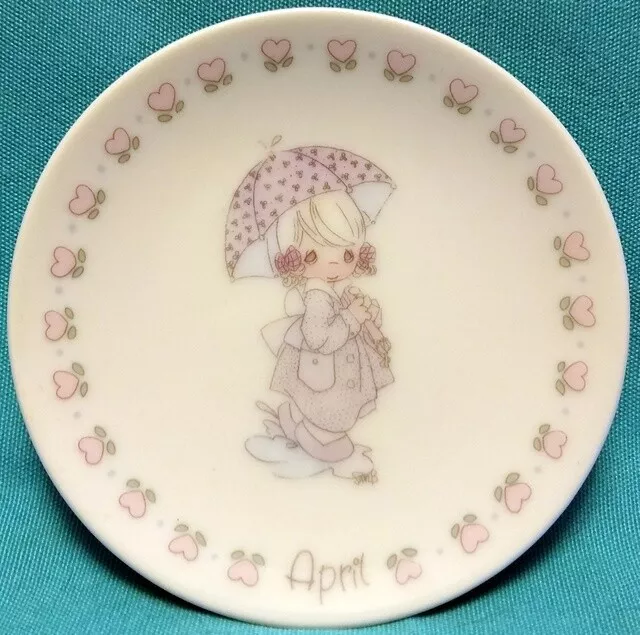 1988 PRECIOUS MOMENTS Miniature Plate APRIL Walking In The Rain With An Umbrella