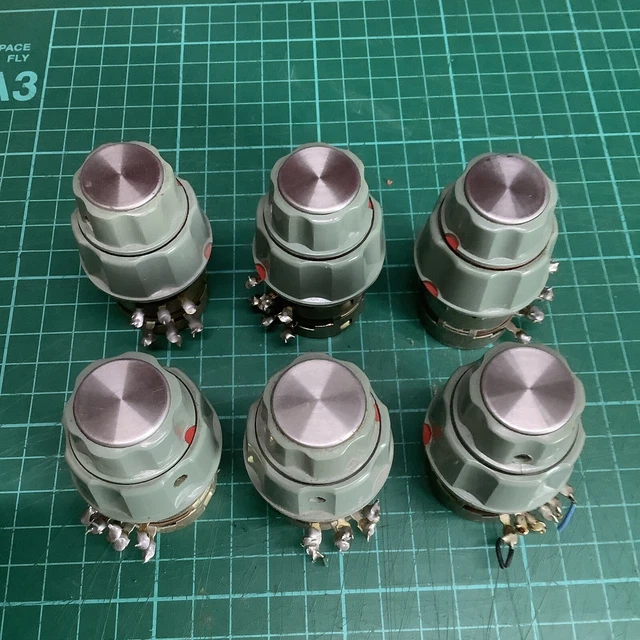 PLESSEY 1M LIN Vintage Double Gang Potentiometer With Knobs 1 Piece £