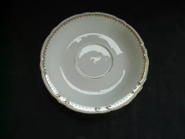 Assiette plate Sous-Tasse Porcelaine  de luxe Limoges REF 4641 C