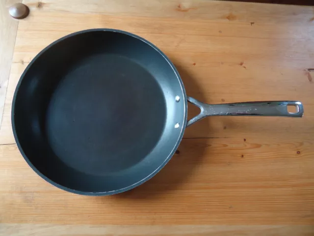 Le Creuset  30cm Cast Aluminium Frying Pan Non Stick Coated