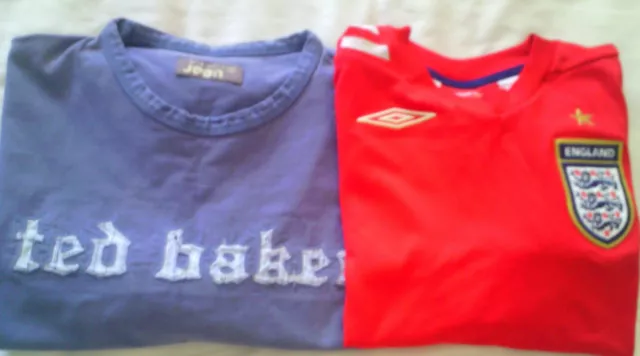 BOYS 2 T-SHIRTS BLUE TED BAKER JEAN SIZE 4 RED ENGLAND FOOTBALL SIZE 152cm 12YRS