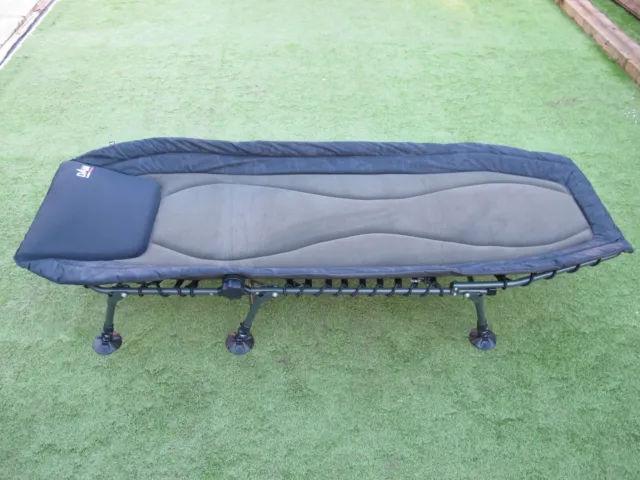 NEW CARP FISHING Deluxe Bedchair 6 Leg Recliner Pillow Bed Chair