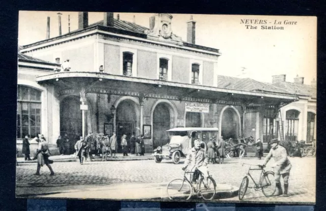 Cpa Nevers La Gare Tres Grosse Animation