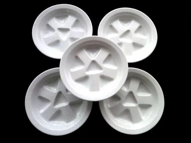 5 Assiettes à escargots en porcelaine blanche Pillivuyt