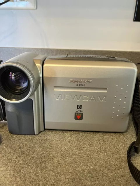 Sharp VL-E660 8mm ViewCam Camcorder Player Video Camera With Charger and Battery