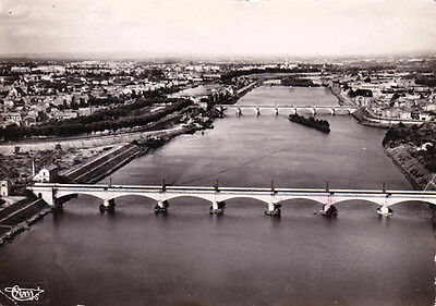 Carte postale ROANNE vue aérienne sur la loire ROANNE et LE COTEAU timbrée 1964