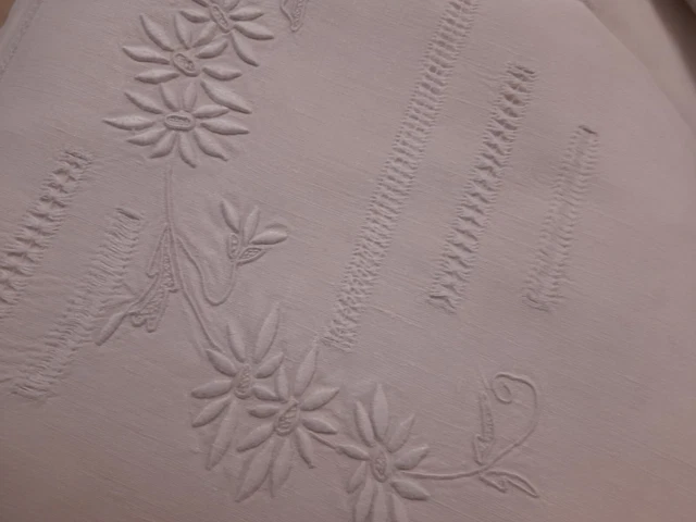 ANCIEN DRAP BRODÉ jours et hirondelle, métis EUR 8,00 - FR