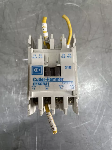 EATON CH CUTLER HAMMER D15CR31 4 Pole 10 Amp 600 Volt Magnetic Contactor - Used