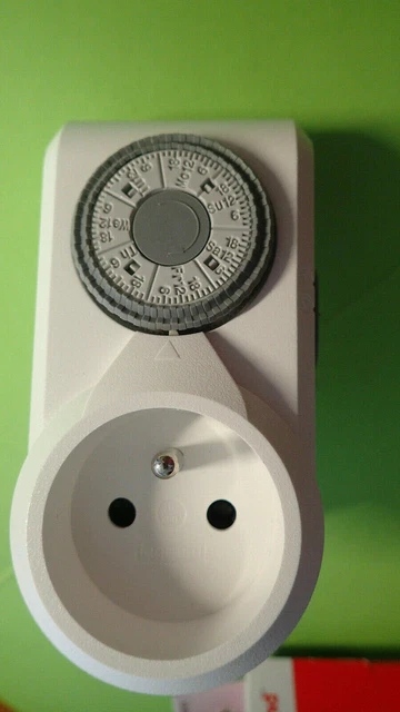 Legrand 95861 - Prise Legrand et Programmateur jour / semaine 230v - 16A