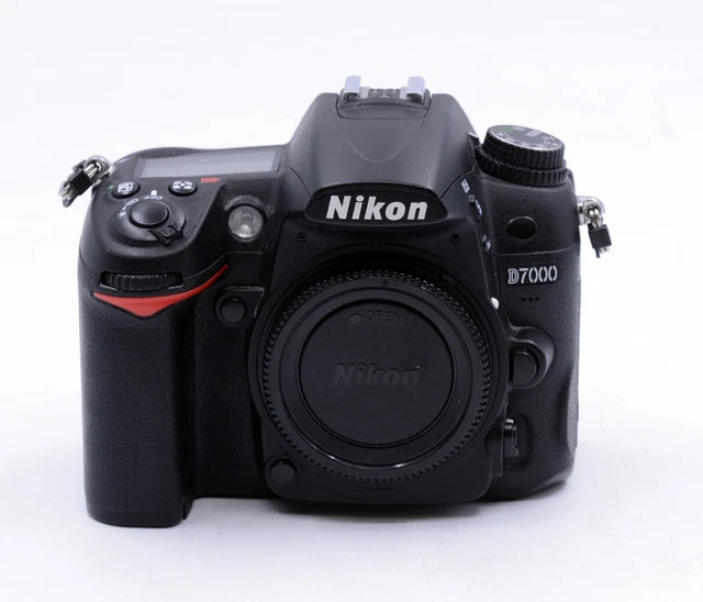Nikon D7000 16.2 Mp Digital Camera Body Shutter Count 30,000