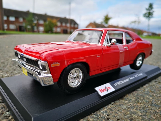 Maisto Chevrolet Camaro SS 'Bumblebee': model car with suspension, 1