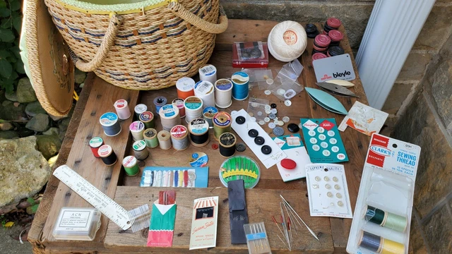 Vintage Singer Sewing Basket Fabric & Notions: buttons, thread, needles and more