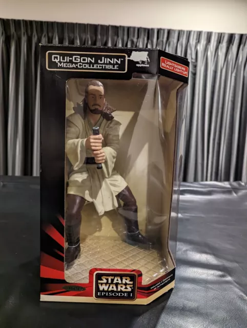 Mega Collectible - Qui Gon Jinn - Episode 1 action figure