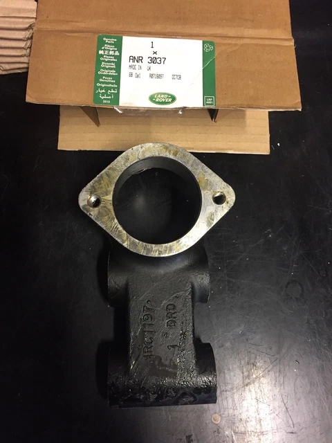 thumbnail image 2 of Land Rover Defender Wide Angle A Frame Ball Joint & Fulcrum Bracket Kit DA1129U 2 of 5