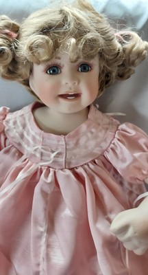 Linda Murray "Abbie" AEL 2003 porcelain/cloth sitting Toddler Doll.