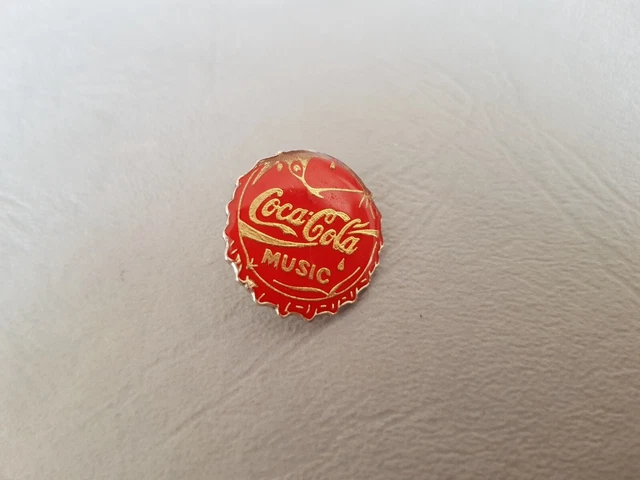 Pin's Coca-Cola En Musique - Édition Esso - Haut Blanc - Collection