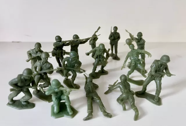 MARX BATTLEGROUND OD GI's & MARINES - Lot of 15 in 14 POSES-VERY GOOD - MUST SEE