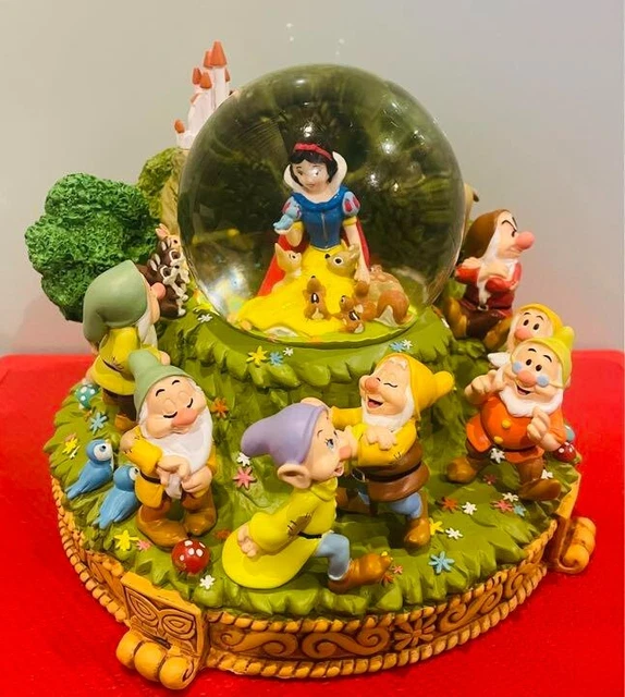 VINTAGE! DISNEY SNOW White & the Seven Dwarfs Musical Snow Globe! £320.