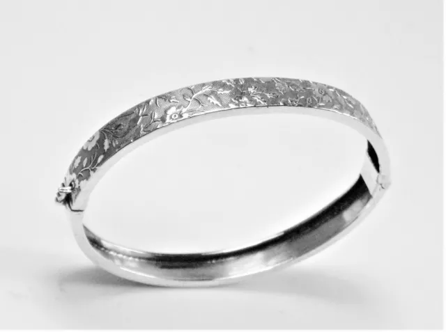 Bracelet enfant argent massif belle décoration en relief