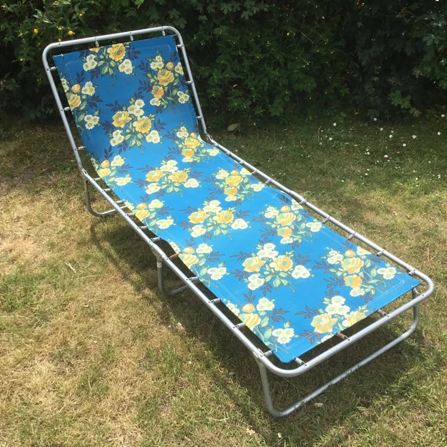VINTAGE GARDEN LOUNGER Chair Bed Floral Padded Foldable Blue Retro