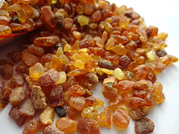 NATURAL RAW BALTIC AMBER SMALL PIECES 4-7 mm / 100 grams