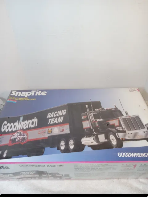 revell snaptite Goodwrench Racing Team Truck Earnhardt #3 Model Kit Sealed