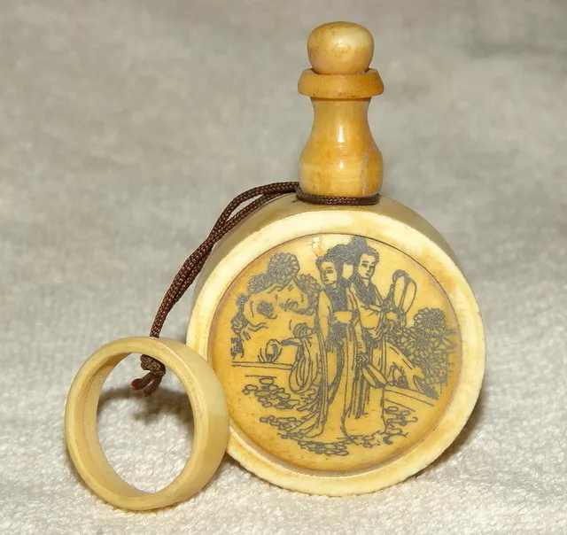 Seltenes alte Snuff Bottles, Geschmückt mit Szene-Bildern, aus Knochen