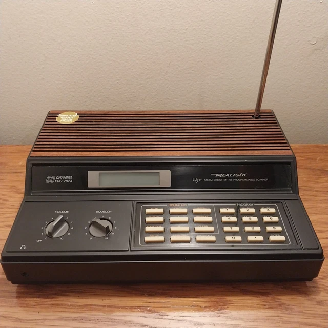 REALISTIC 60 CHANNEL Pro2024 UHF/VHF AM/FM Direct Entry Programmable