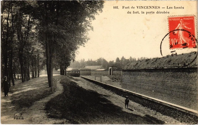CPA AK Vincennes Les fosses du fort, la porte derobee FRANCE (1283179)