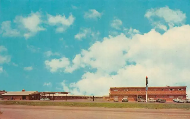 GARLAND, Texas TX   CAROUSEL MOTEL  Roadside DALLAS COUNTY  1966 Chrome Postcard