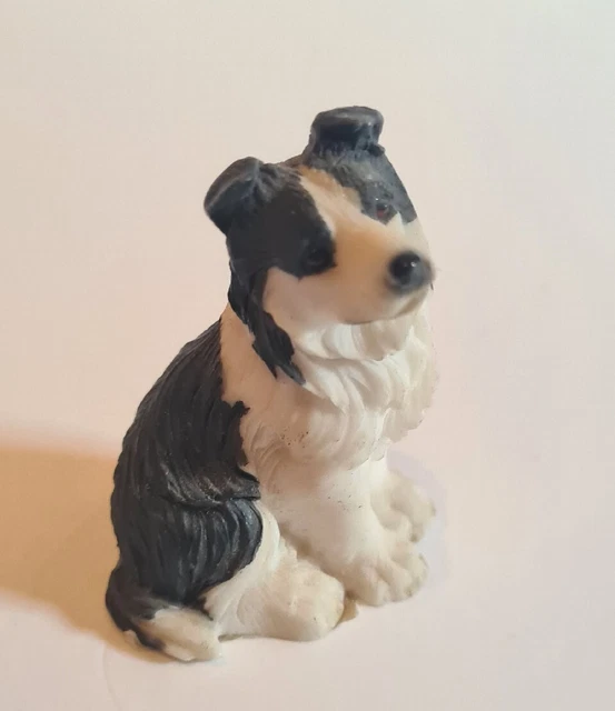 Small Resin Figurine of a Border Collie Dog Ornament
