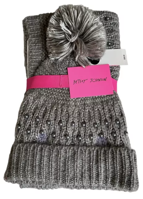 Betsey Johnson Women’s Knit Snood Scarf Beanie Hat Gift Set Gray New