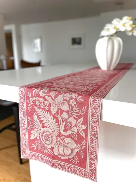 Williams Sonoma Jacquard Table Runner Vintage Floral Red Color NEW (second sort)