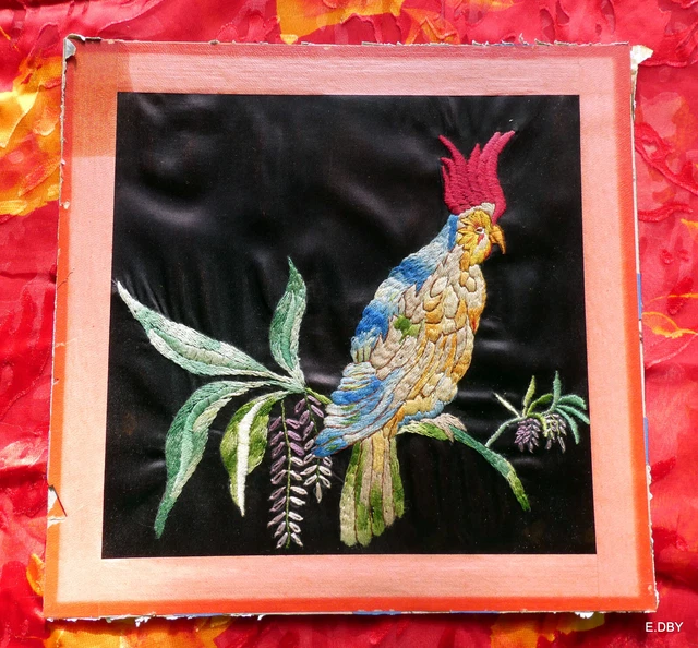 Ancien Panier à Fleurs Brodé Soie – Tableau Encadré Travail Soie Doré, Forme Ovale (France)