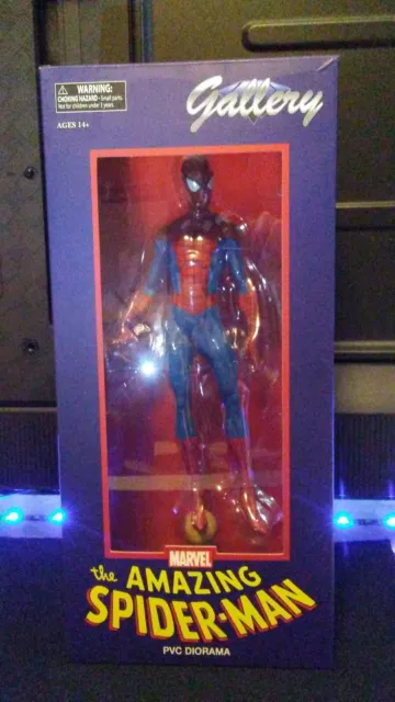 Marvel Gallery 9in STATUE Amazing Spider-man PVC Diorama Diamond Select New...