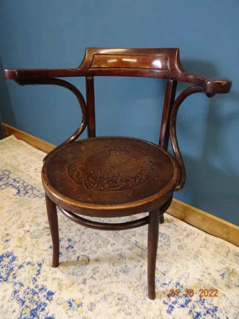 A Very Lovely Antique Bentwood Chair