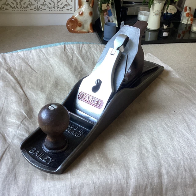Vintage Stanley Bailey No 5 1/2 Plane In Good Used Condition