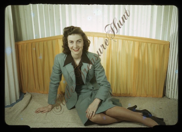 Pretty Woman Business Fashion Glamour 1940s 35mm Slide Red Border Kodachrome