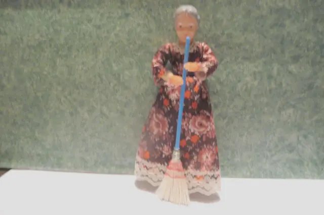 Dollhouse Miniature 1/12" Scale Handcrafted Broom