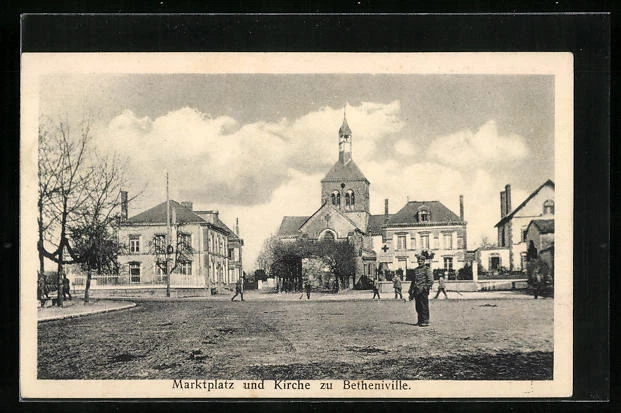 CPA Bethenville, la place du Marché et l'Église