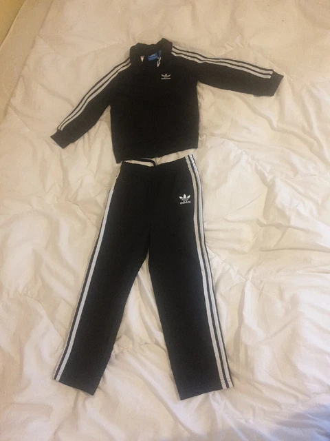 Adidas tuta ragazzo - (3-4 anni) Adidas tuta ragazzo - (3-4 anni)