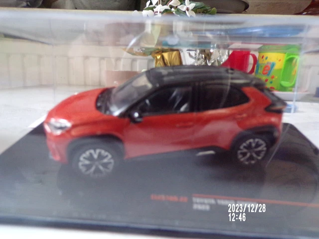 LOT DE 8 Voitures Miniatures 1/43 Opel Fiat Aston Martin Diecast Model