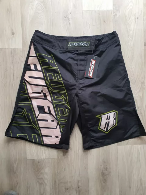 REVGEAR Youth Pro Fight Shorts Black / Green Medium (12-14) BNWT