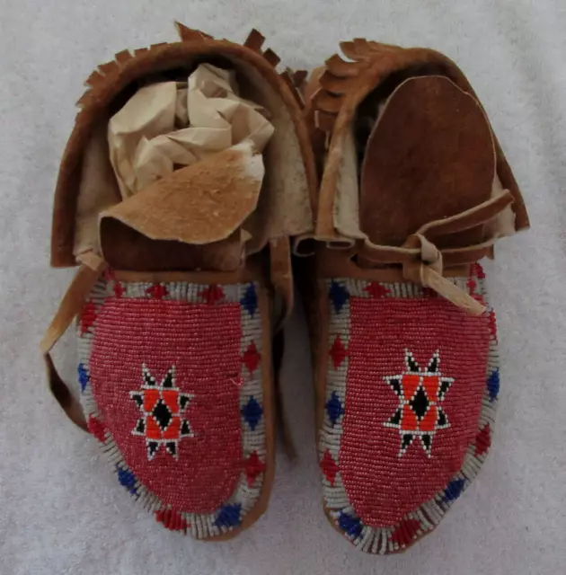 Very Nice Old Pair Of Beaded Moccasins--Nr!